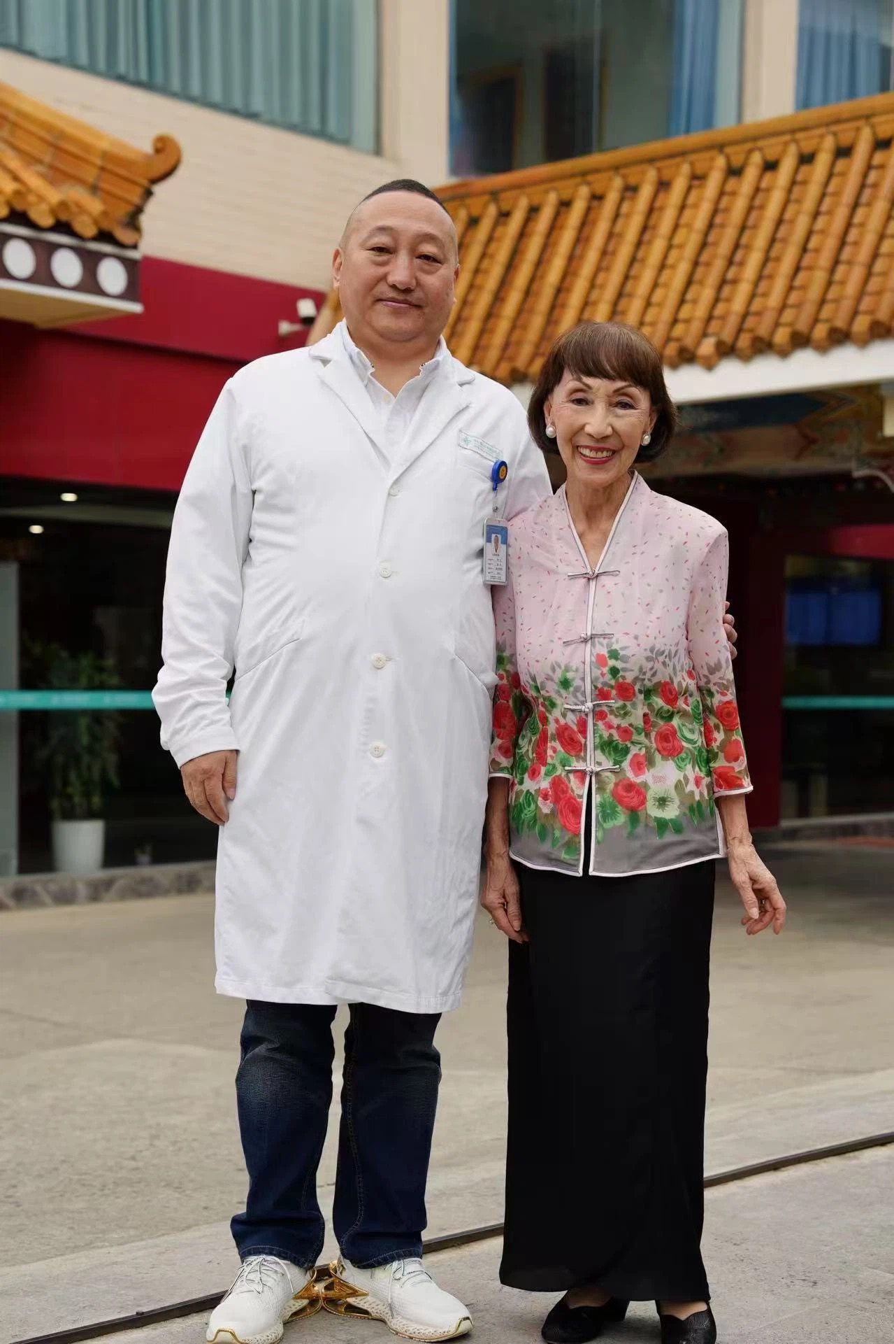 青佩院长与马来西亚Che'Engku公主单独合影
