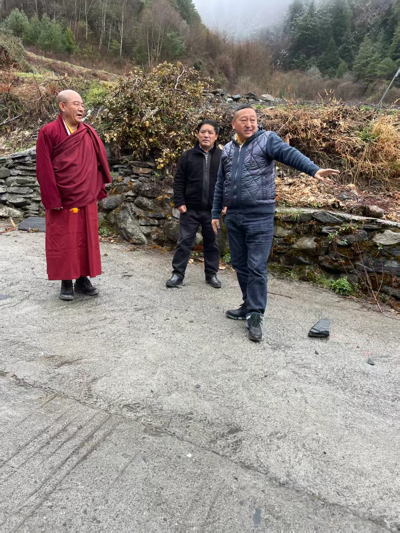 索达吉堪布在德格藏医医院